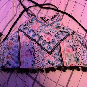 No boundaries. Size medium